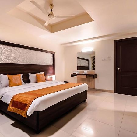 Hotel Veer Residency 潘韦尔 外观 照片