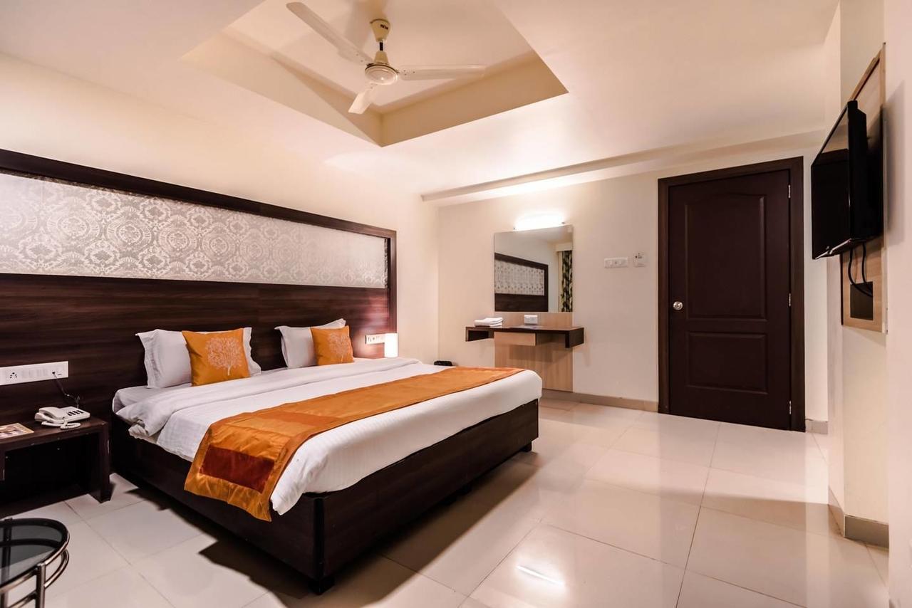 Hotel Veer Residency 潘韦尔 外观 照片