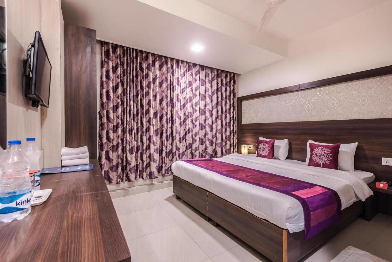 Hotel Veer Residency 潘韦尔 外观 照片