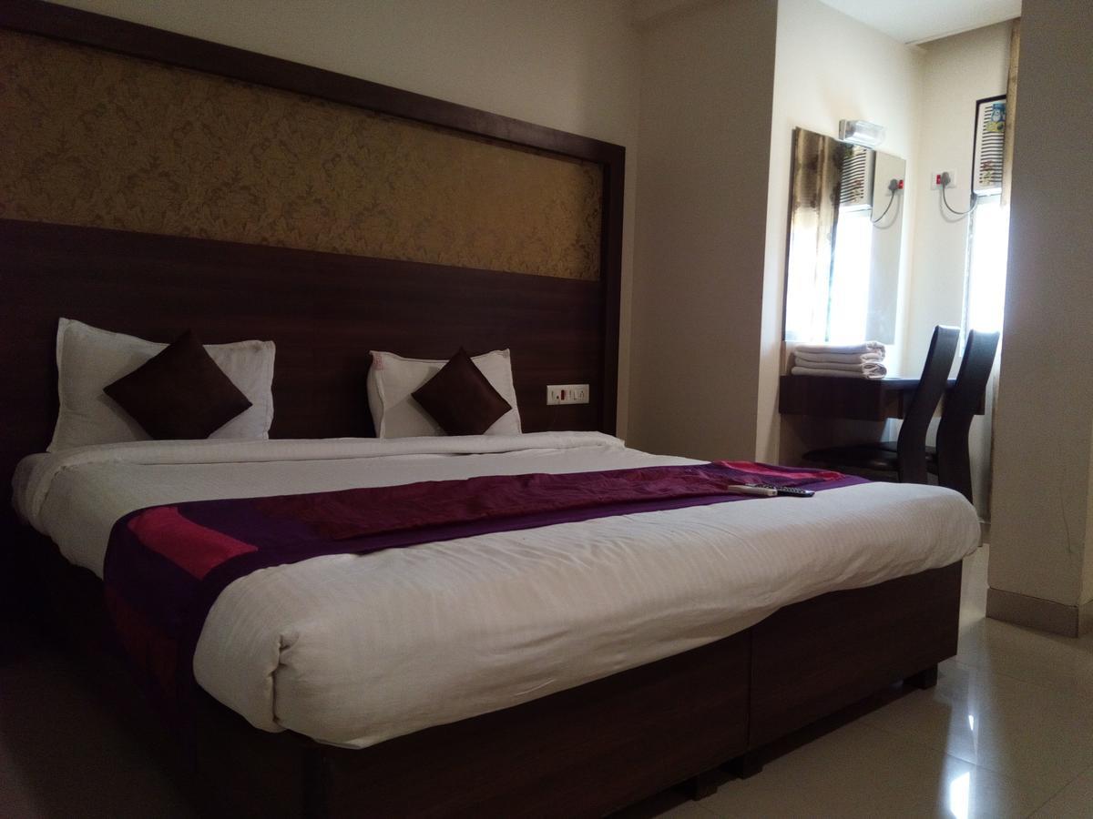 Hotel Veer Residency 潘韦尔 外观 照片
