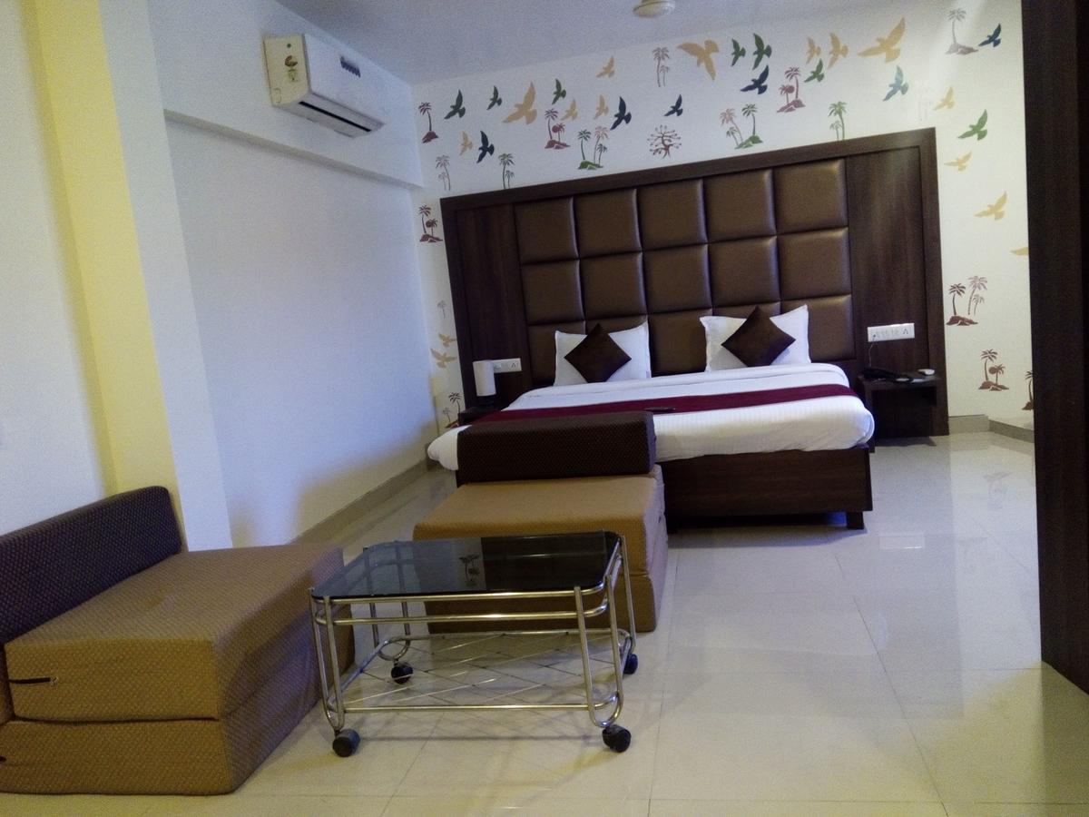 Hotel Veer Residency 潘韦尔 外观 照片