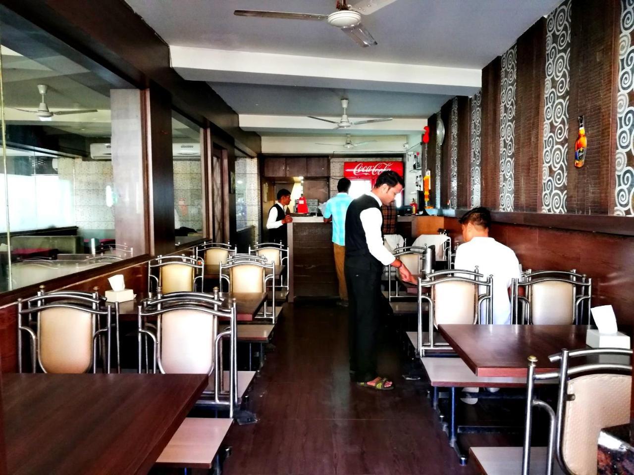 Hotel Veer Residency 潘韦尔 外观 照片