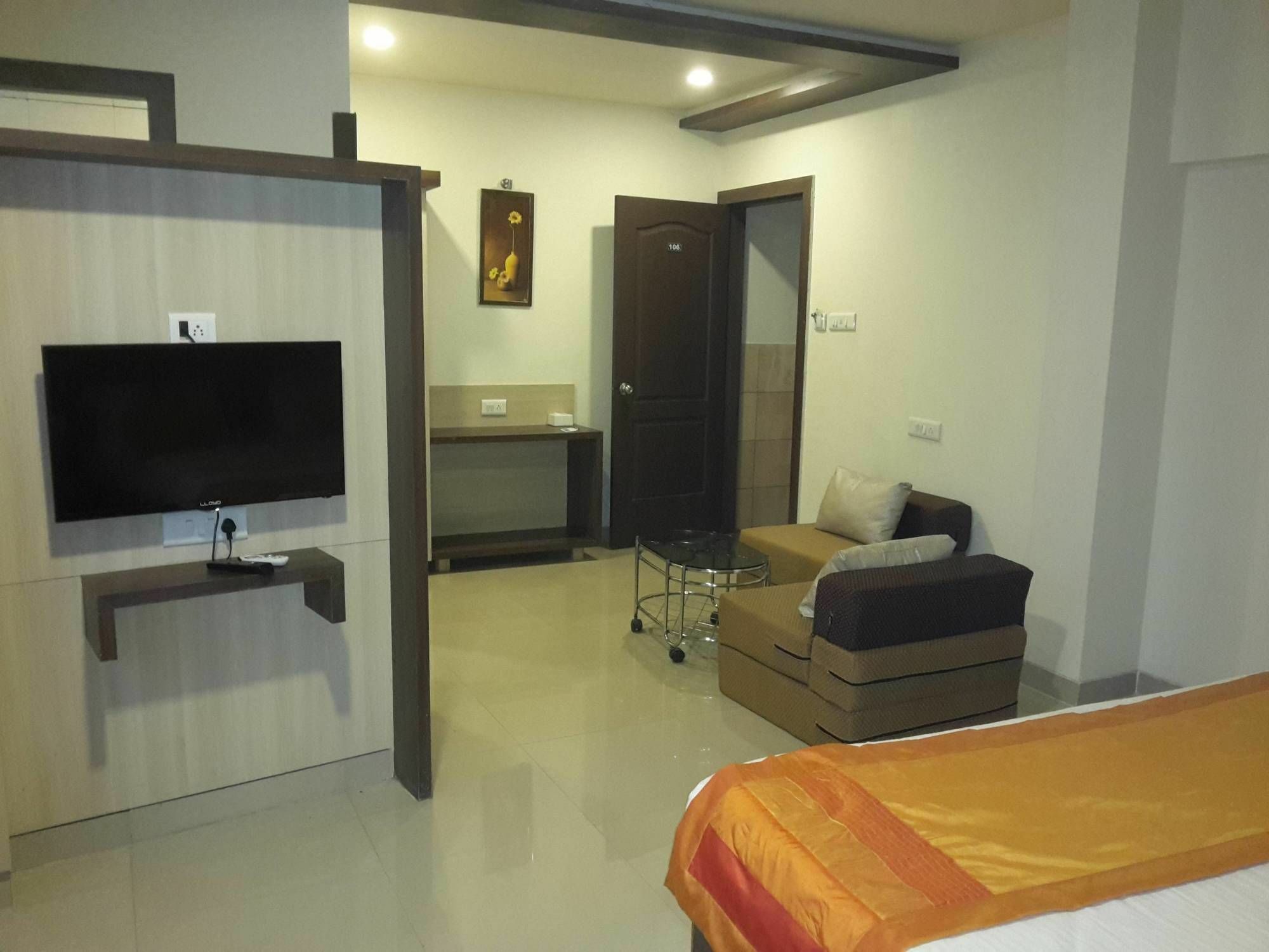 Hotel Veer Residency 潘韦尔 外观 照片